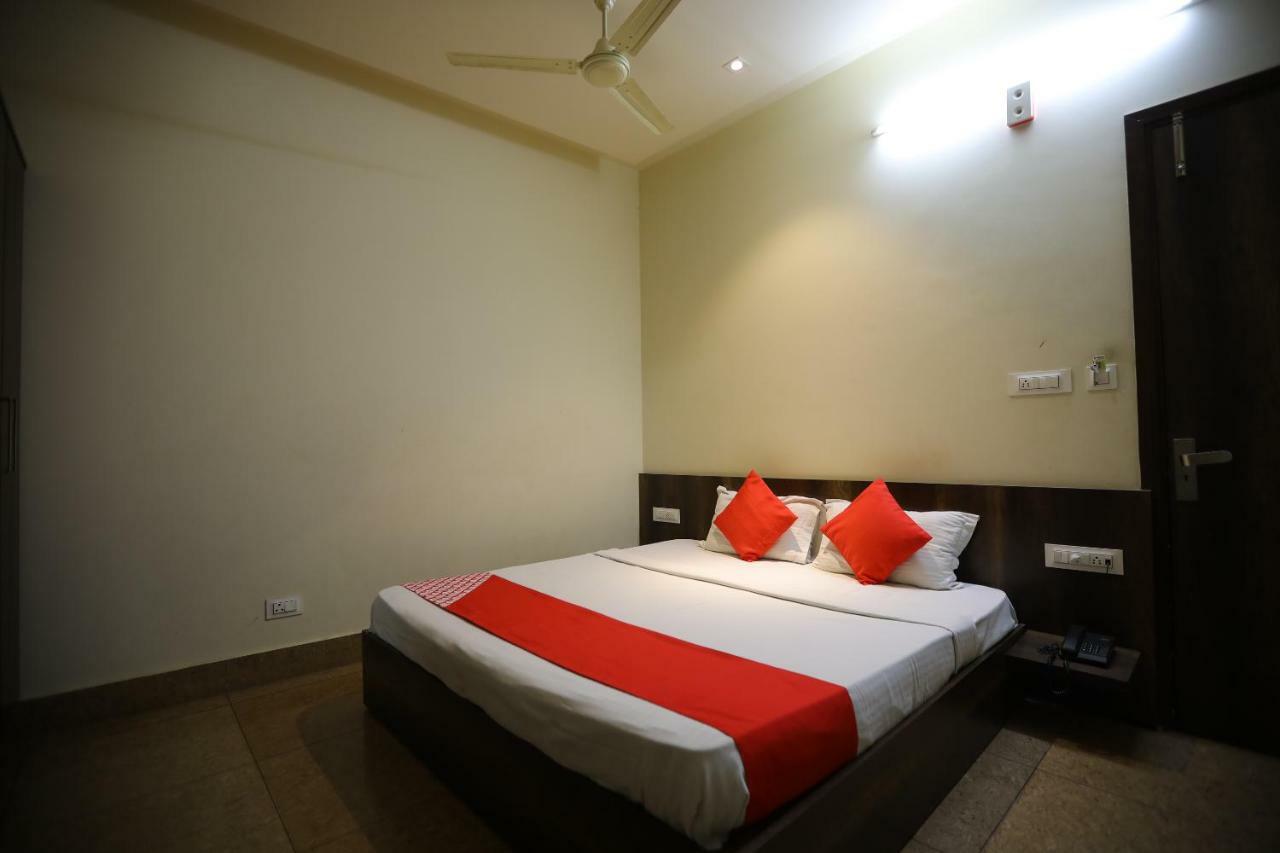 Oyo 40791 Hotel Hot N Fast Suratgarh Exterior photo