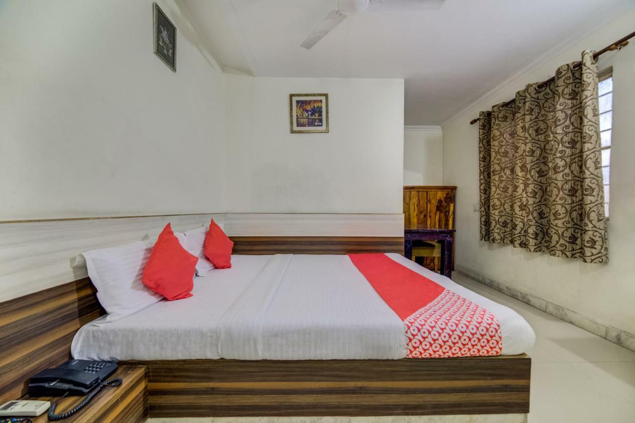 Oyo 40791 Hotel Hot N Fast Suratgarh Exterior photo