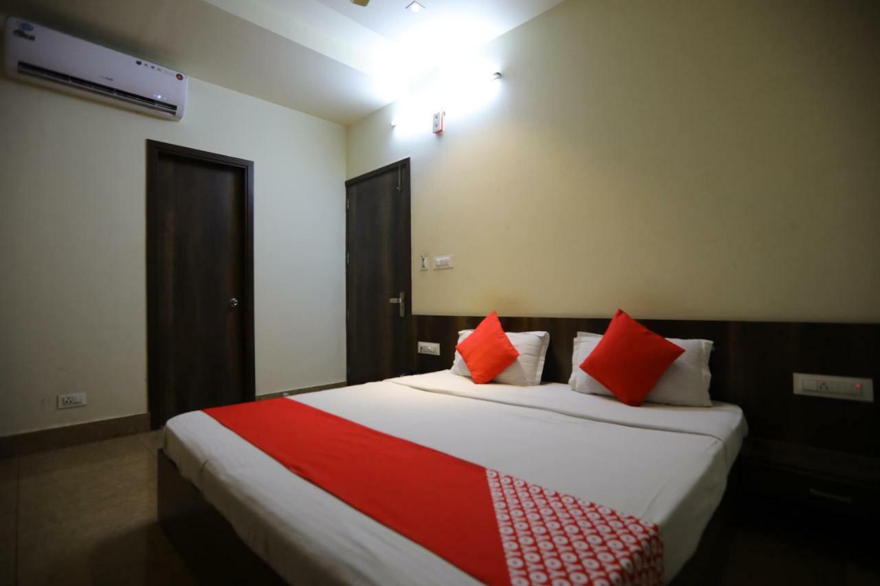 Oyo 40791 Hotel Hot N Fast Suratgarh Exterior photo