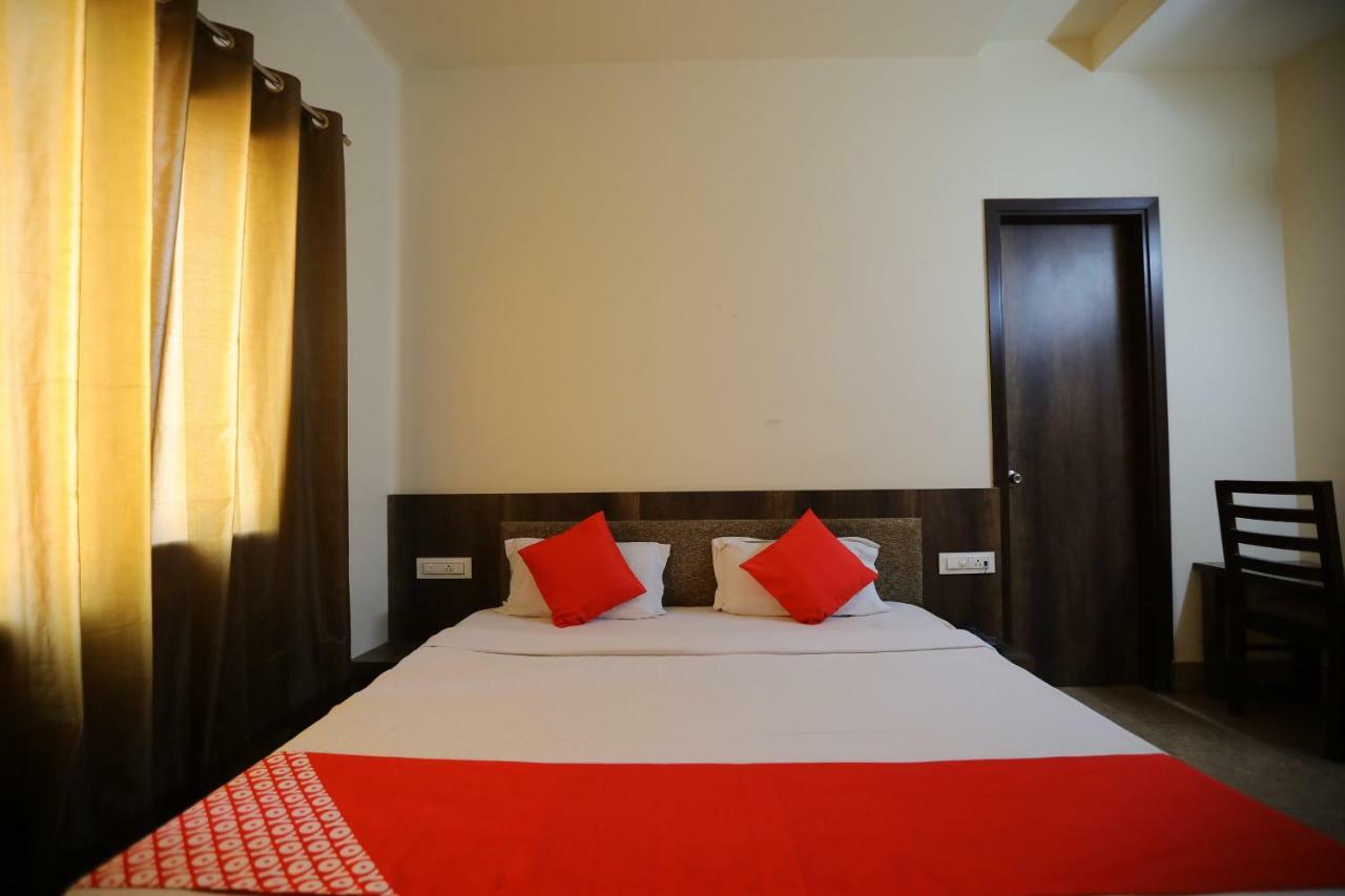 Oyo 40791 Hotel Hot N Fast Suratgarh Exterior photo