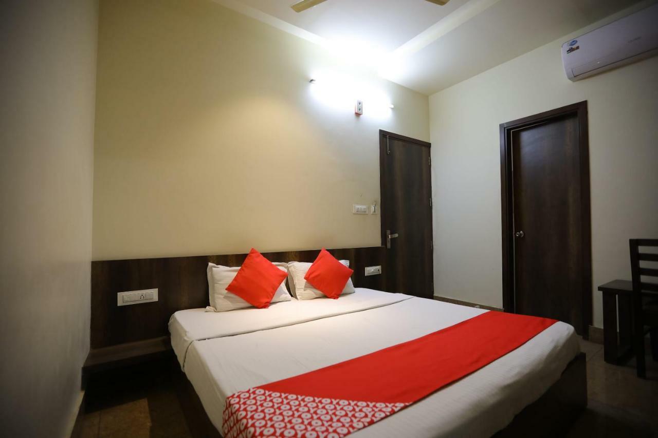 Oyo 40791 Hotel Hot N Fast Suratgarh Exterior photo