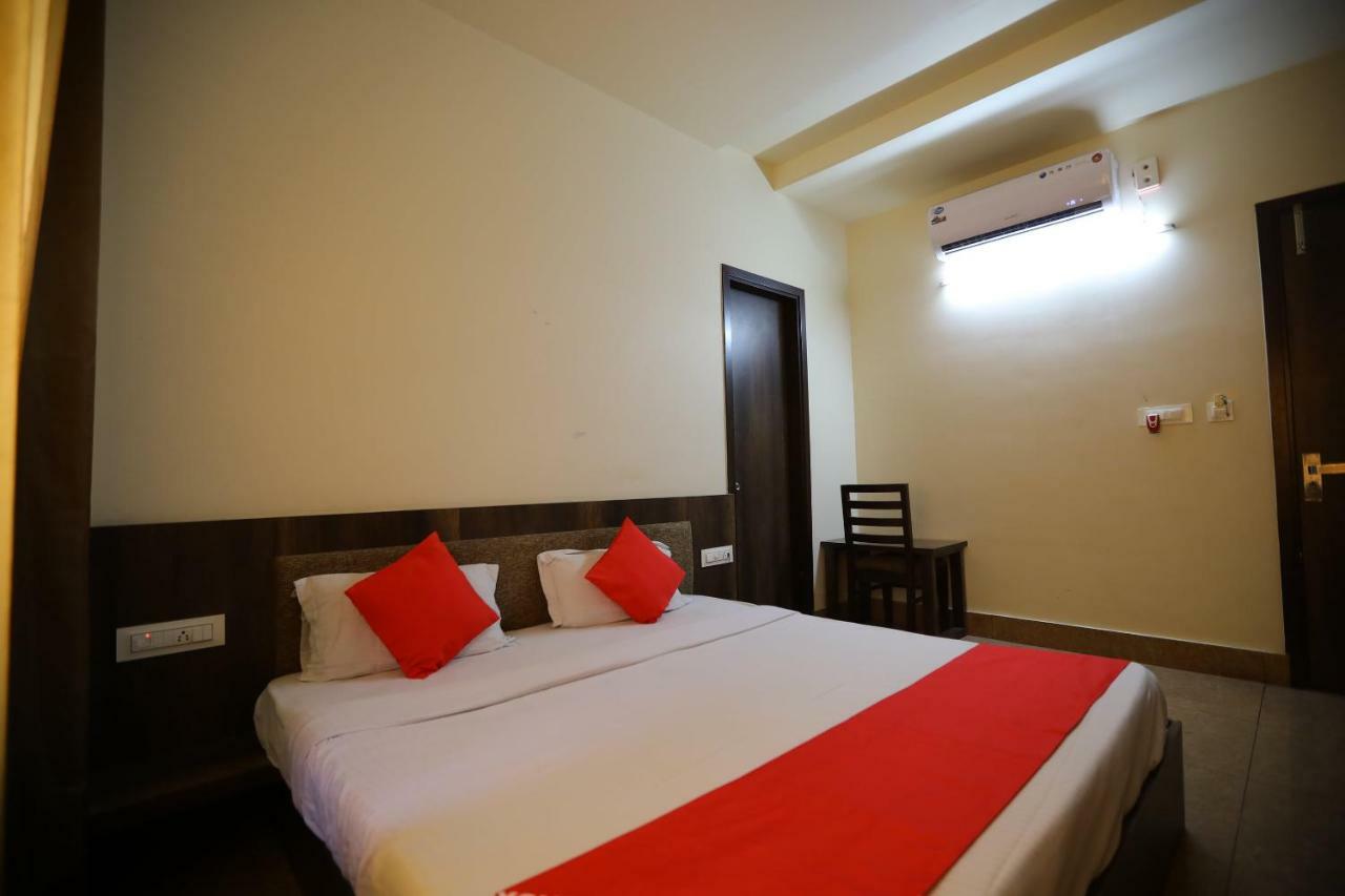 Oyo 40791 Hotel Hot N Fast Suratgarh Exterior photo